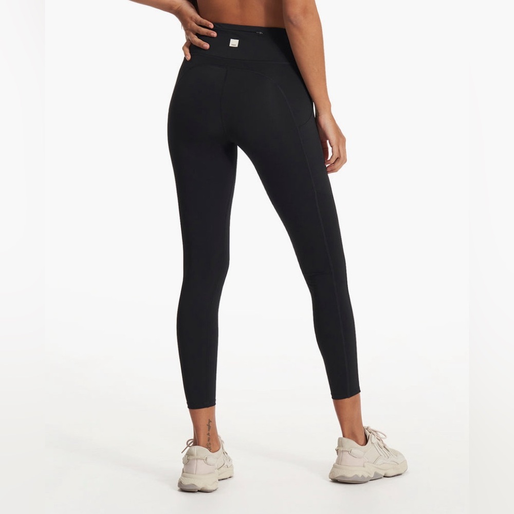Vuori Stride Legging in Black